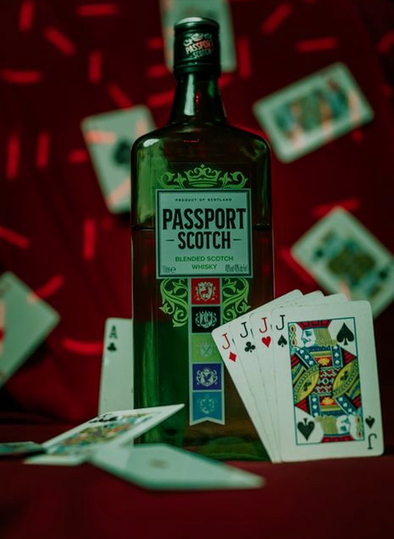 game bài di động Debet